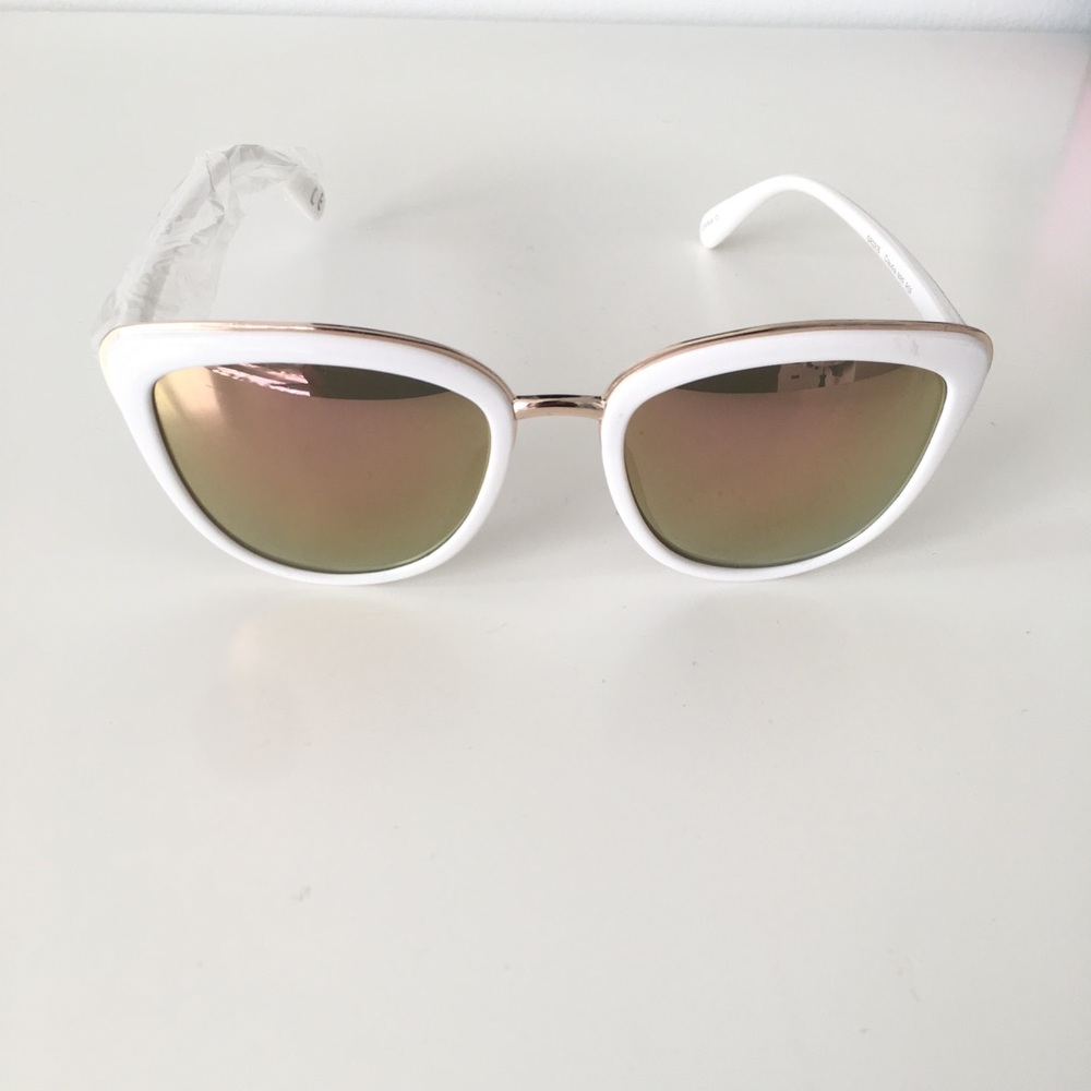 SOLD. White Cat Eye Sunnies - Picture 2 of 2
